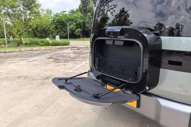 插混大五座SUV的全能选手 试驾方程豹钛7