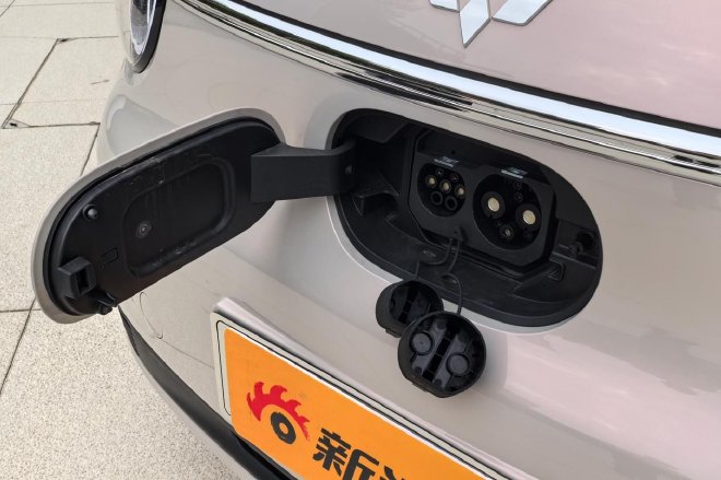 代步神车再进化 试驾第五代宏光MINIEV