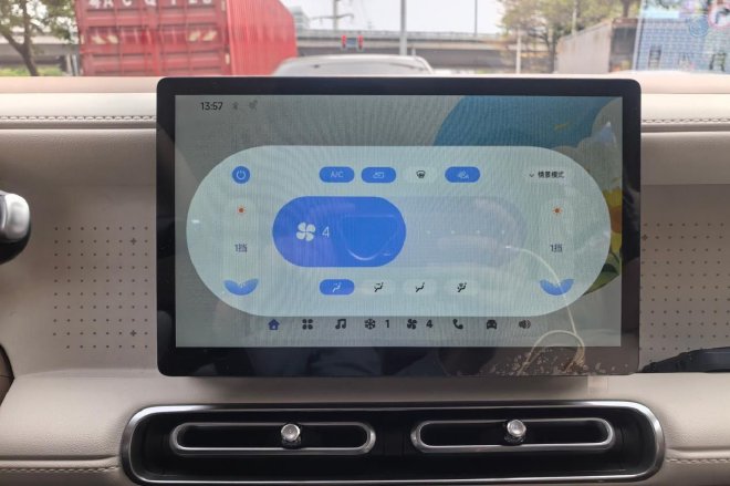 代步神车再进化 试驾第五代宏光MINIEV