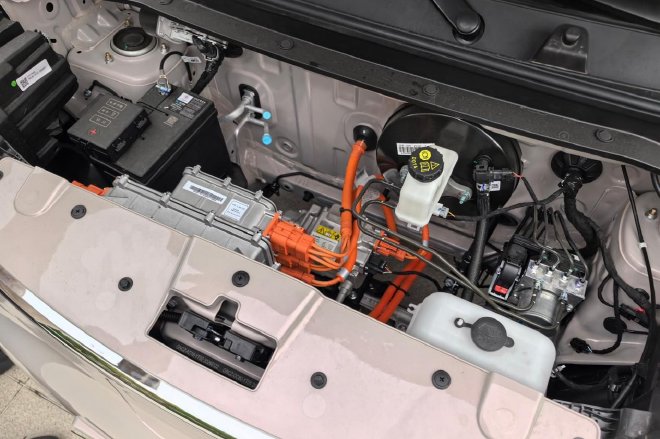 代步神车再进化 试驾第五代宏光MINIEV