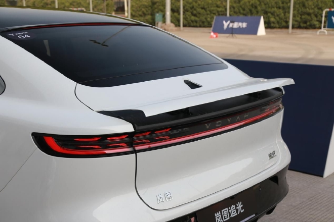 可甜亦可辣!赛道试驾岚图追光