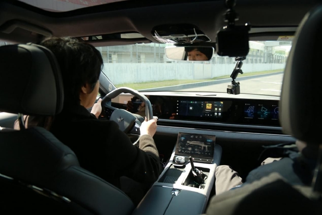 可甜亦可辣!赛道试驾岚图追光