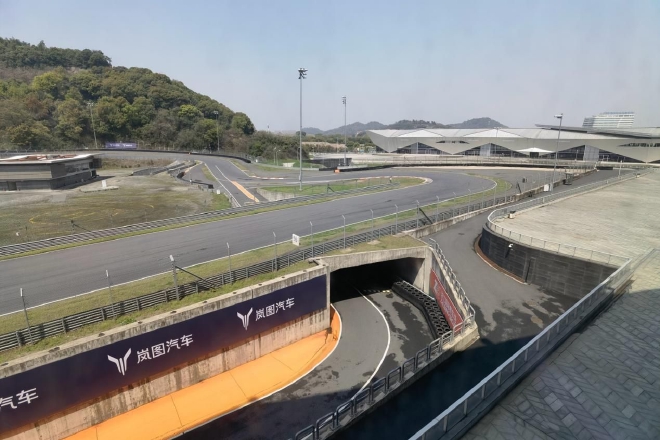 可甜亦可辣!赛道试驾岚图追光