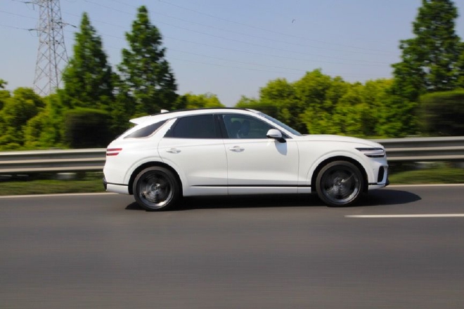 诠释运动与豪华 试驾捷尼赛思GV70燃油版