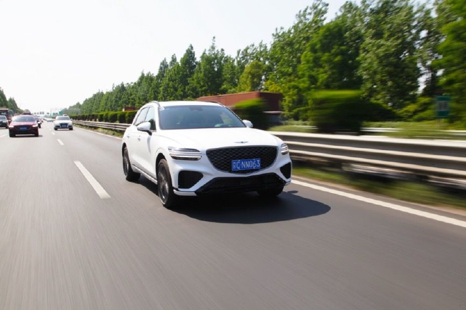 诠释运动与豪华 试驾捷尼赛思GV70燃油版