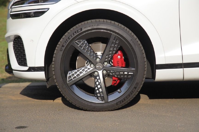 诠释运动与豪华 试驾捷尼赛思GV70燃油版