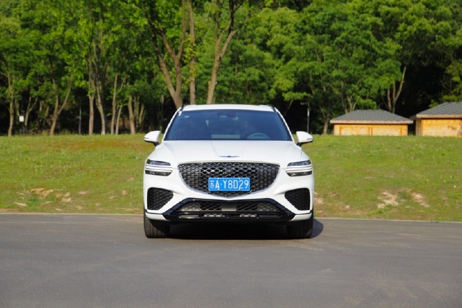 诠释运动与豪华 试驾捷尼赛思GV70燃油版