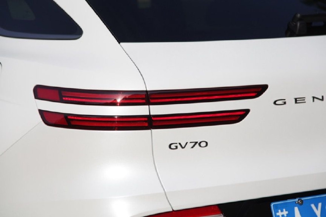 诠释运动与豪华 试驾捷尼赛思GV70燃油版