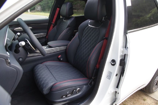 诠释运动与豪华 试驾捷尼赛思GV70燃油版