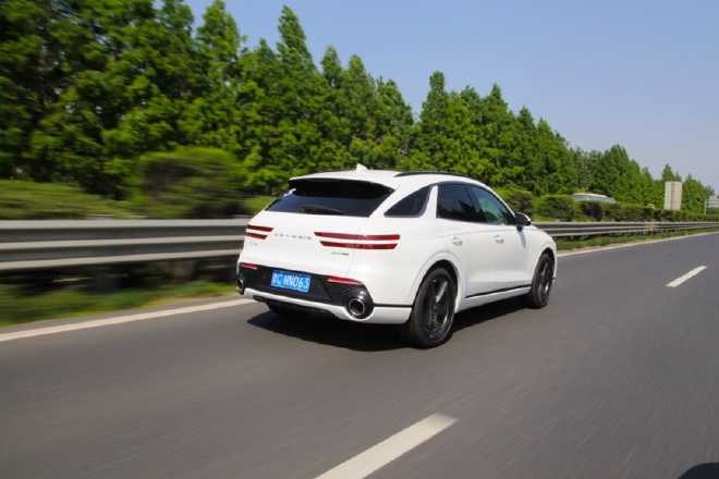 诠释运动与豪华 试驾捷尼赛思GV70燃油版