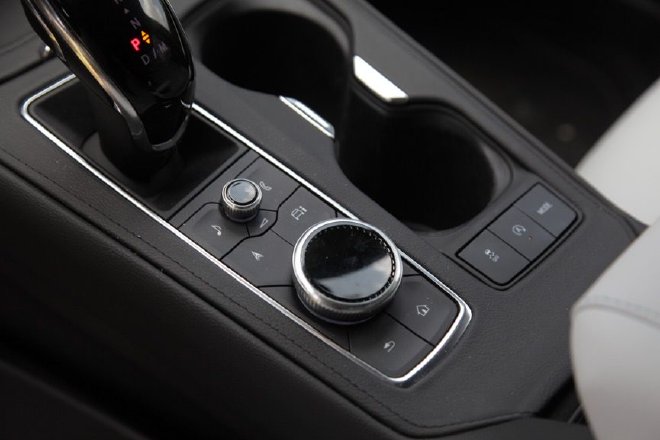 美式豪华新典范 试驾凯迪拉克全新XT4尊贵型