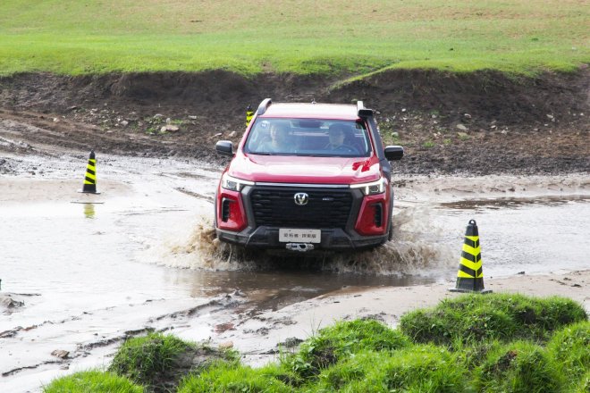 运动型越野皮卡 试驾长安览拓者探索版