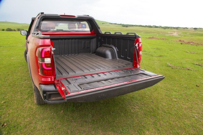 运动型越野皮卡 试驾长安览拓者探索版