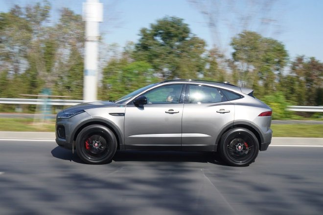 有颜值更运动 试驾全新捷豹E-PACE