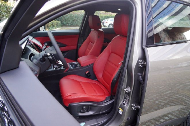 有颜值更运动 试驾全新捷豹E-PACE