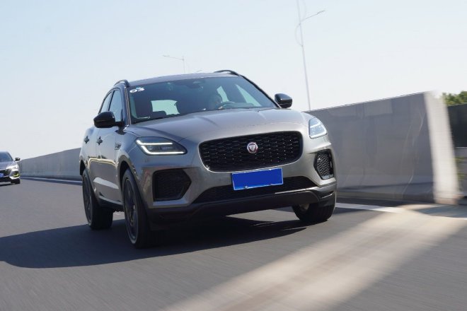 有颜值更运动 试驾全新捷豹E-PACE