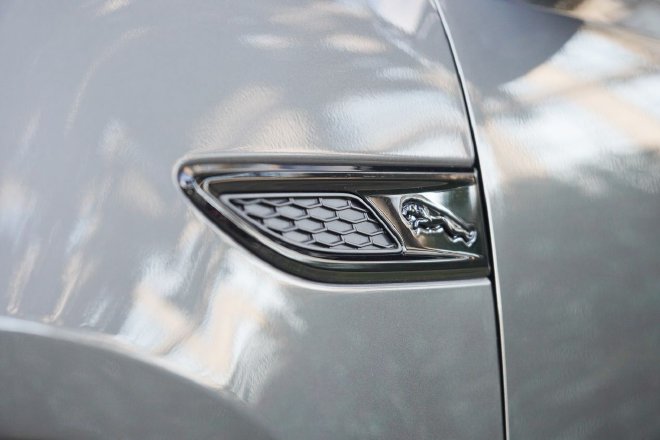 有颜值更运动 试驾全新捷豹E-PACE