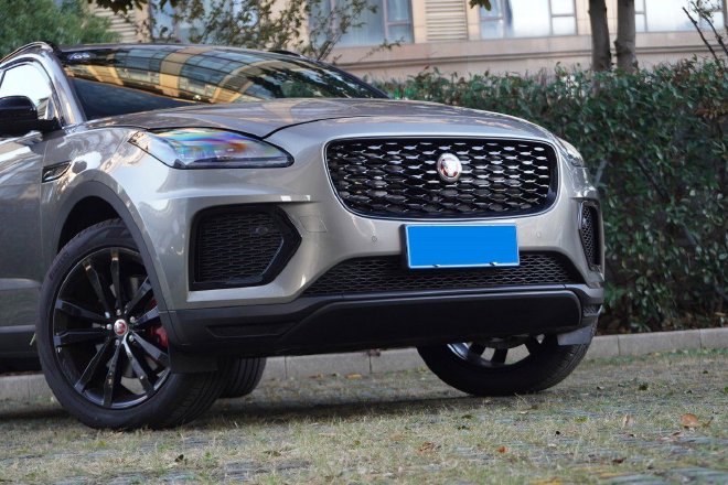 有颜值更运动 试驾全新捷豹E-PACE