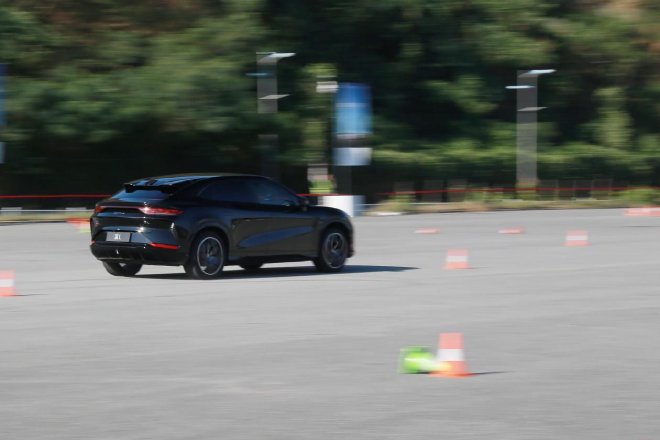 刮起猎装新风 比亚迪宋L动态体验