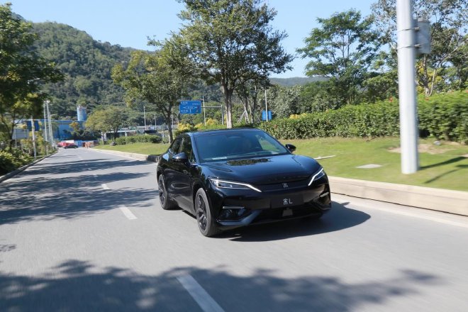 刮起猎装新风 比亚迪宋L动态体验