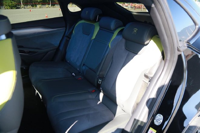 刮起猎装新风 比亚迪宋L动态体验