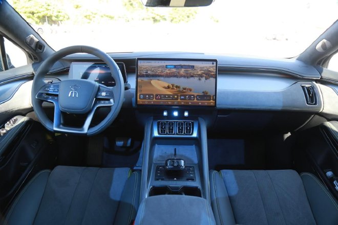 刮起猎装新风 比亚迪宋L动态体验