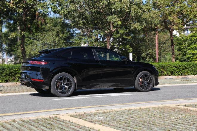 刮起猎装新风 比亚迪宋L动态体验