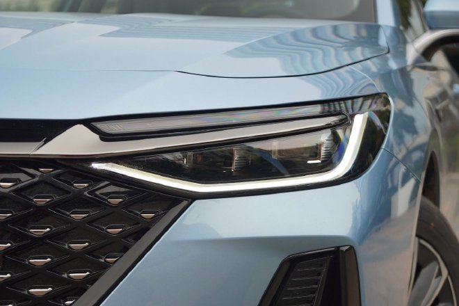 鲲鹏超能混动加持 风云A8驾驶感受/能耗表现优异