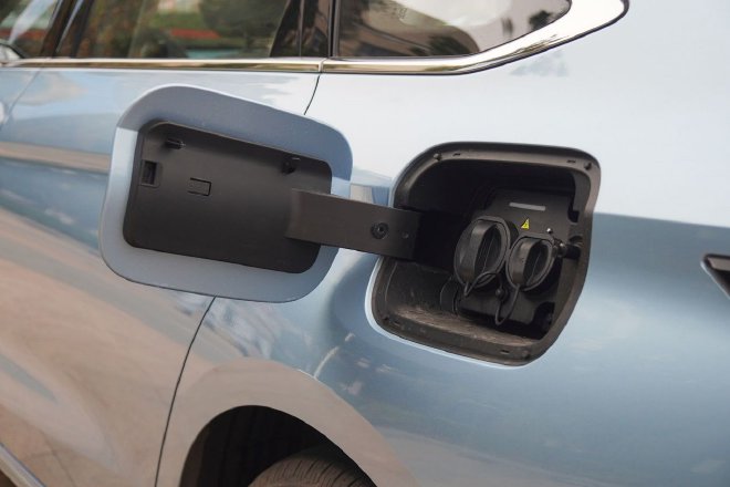 鲲鹏超能混动加持 风云A8驾驶感受/能耗表现优异