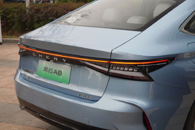 鲲鹏超能混动加持 风云A8驾驶感受/能耗表现优异