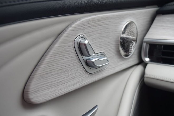 鲲鹏超能混动加持 风云A8驾驶感受/能耗表现优异