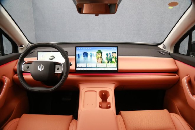 新技术新红利 实拍零跑全新C10\C11\C01\T03