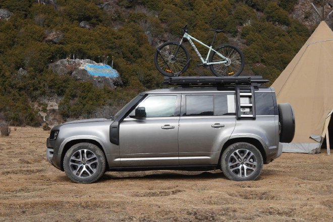 拿捏性能与豪华 路虎卫士极地穿越试驾体验