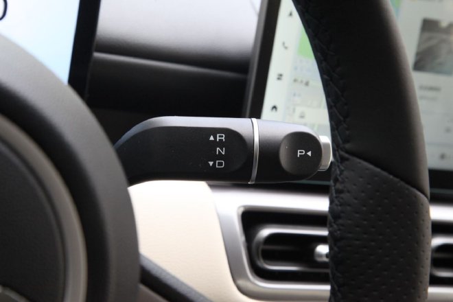 空间够大续航稳 综合试驾五菱缤果PLUS