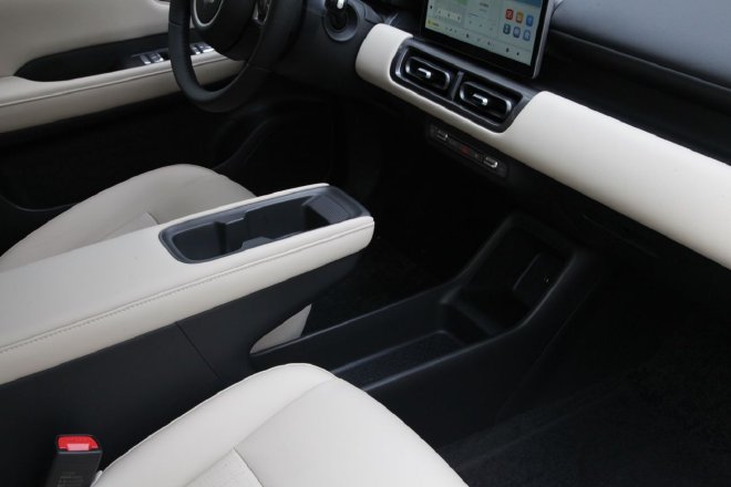 空间够大续航稳 综合试驾五菱缤果PLUS