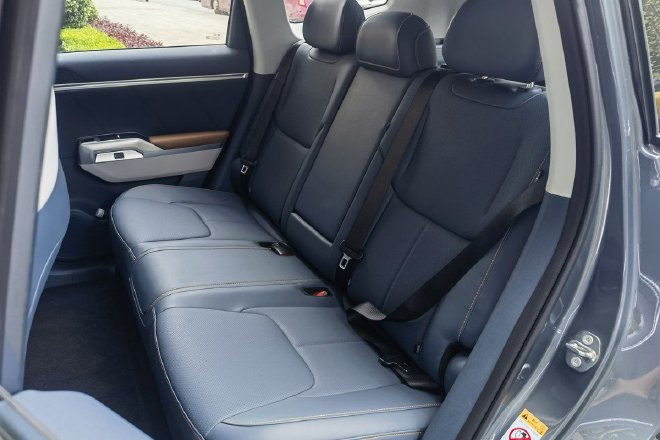 增程也可以很硬派!抢先试驾深蓝G318