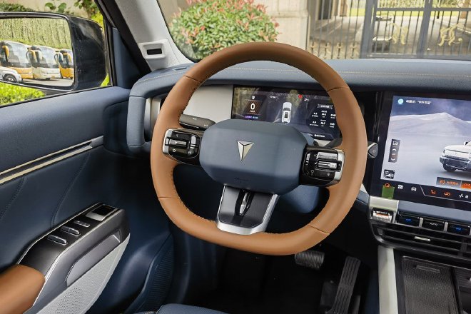 增程也可以很硬派!抢先试驾深蓝G318