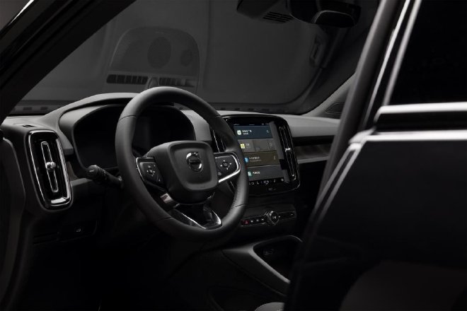 沃尔沃XC40极夜黑车型上市 售价32.08万元起