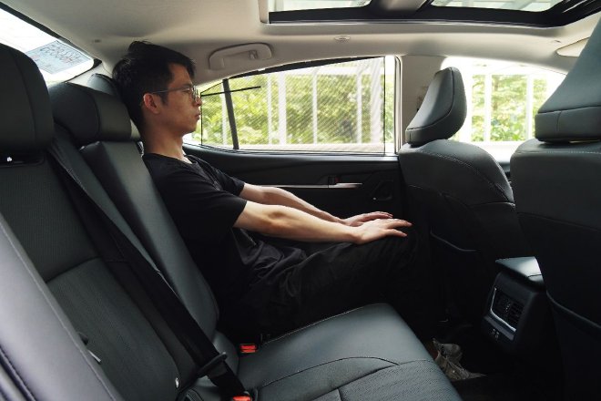 好开有劲还省油 试驾全新第9代凯美瑞 2.5HEV