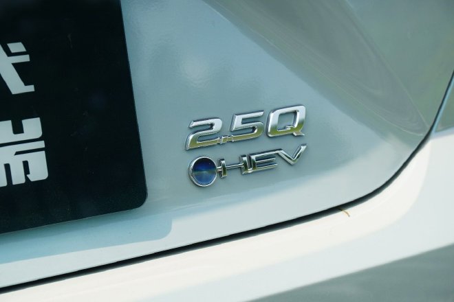 好开有劲还省油 试驾全新第9代凯美瑞 2.5HEV