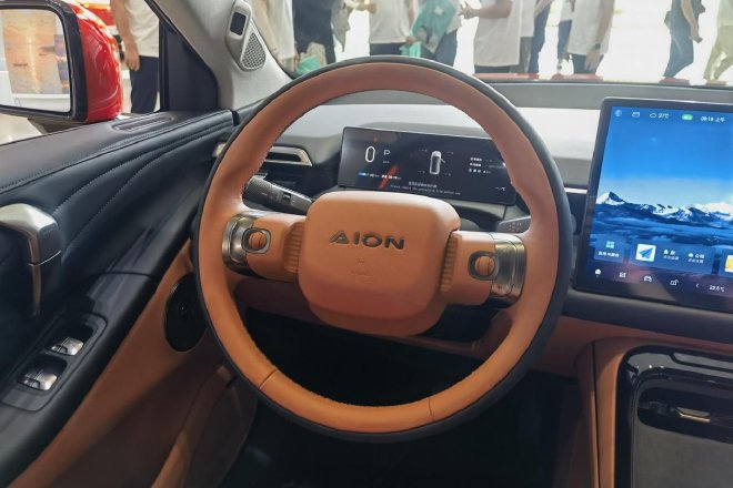 智能舒适再升级 静态体验第二代AION V座舱