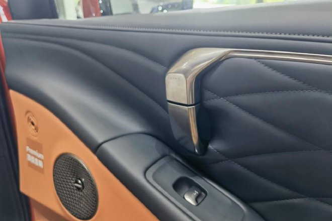 智能舒适再升级 静态体验第二代AION V座舱