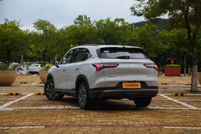 五菱星光S正式上市 售价9.98-12.98万元