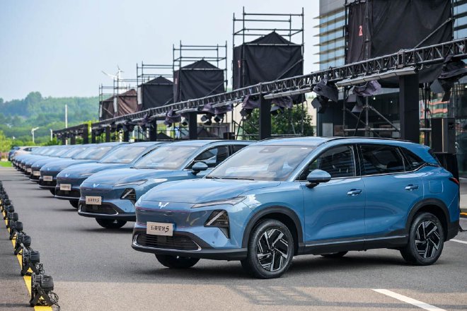 五菱星光S正式上市 售价9.98-12.98万元