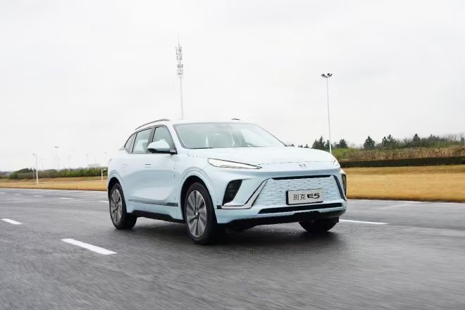 试驾别克E5 感受合资纯电SUV的豪华感