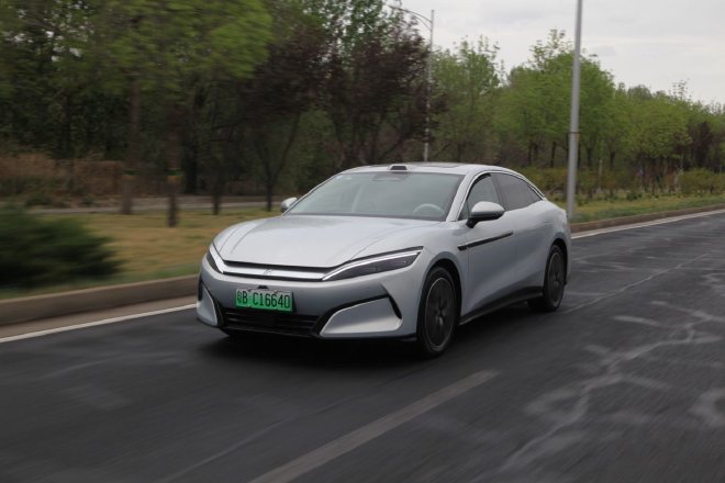 智能与豪华再升级 试驾比亚迪旗舰车型汉L与唐L