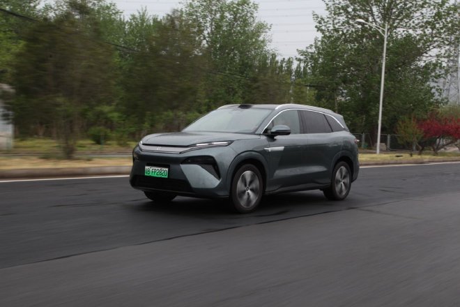 智能与豪华再升级 试驾比亚迪旗舰车型汉L与唐L