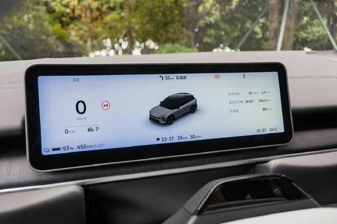 外观与科技的双重惊喜 抢先体验蔚来新ES6