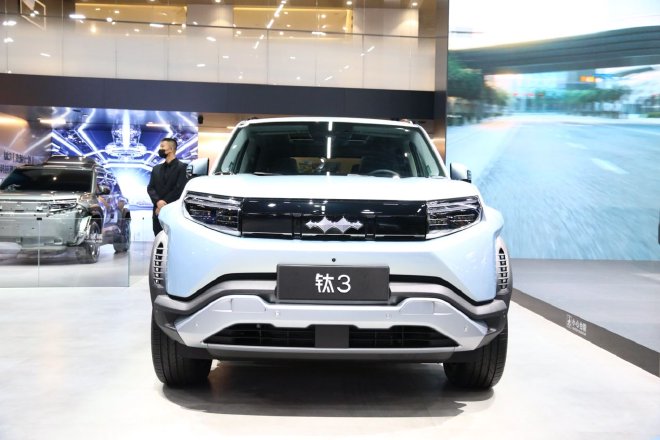 2025成都车展:实拍方程豹钛3星战都市版