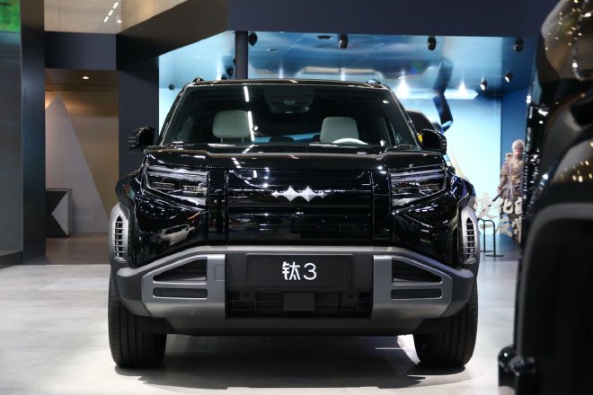 2025成都车展:实拍方程豹钛3星战都市版